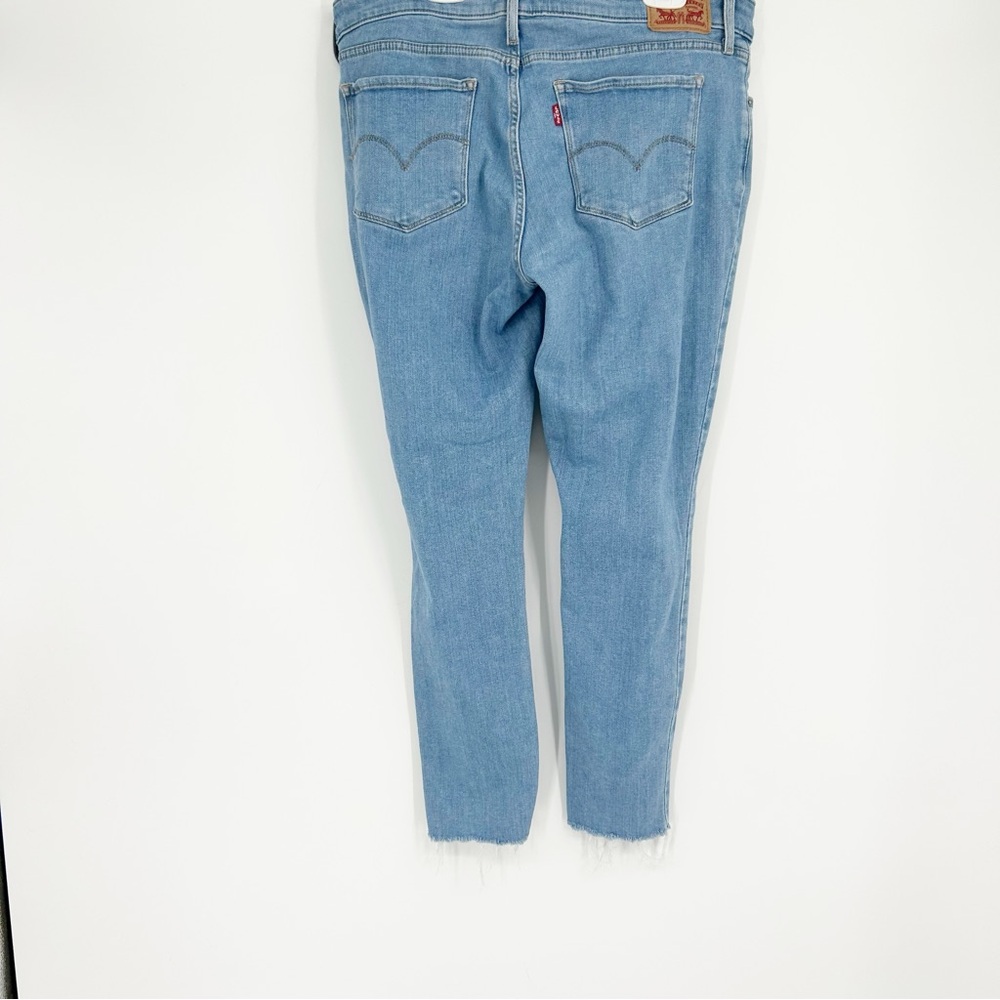 Levi's 711 Skinny Ankle Distressed‎ Light Blue Women's Jeans Size 32 - Picture 2 of 7